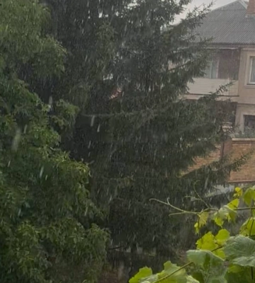 Луцьк накрила злива. Відео
