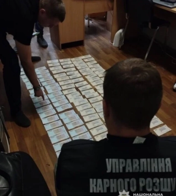 Посадовець Держпродспоживслужби з Дніпра організував схему незаконної видачі водійських прав