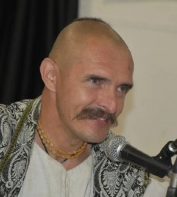 Козак Сіромаха з концертом на Миколаївщині: підтримка, єдність і українська пісня в межах проєкту «Пліч-о-пліч»