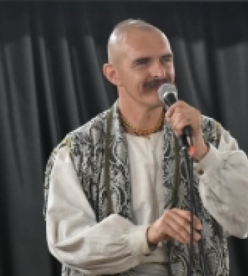 Козак Сіромаха з концертом на Миколаївщині: підтримка, єдність і українська пісня в межах проєкту «Пліч-о-пліч»