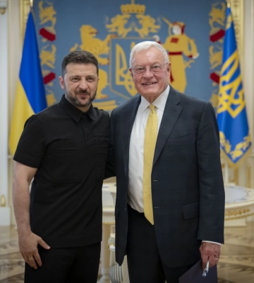 Келлог в Киеве уже второй день: с кем и о чем говорил