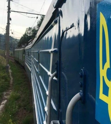 Ряд харьковских поездов задерживаются из-за обрыва контактной сети Ряд харьковских поездов задерживаются из-за обрыва контактной сети