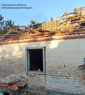 Упродовж доби армія РФ завдала 411 ударів по 14 населених пунктах Запорізької області: є поранена