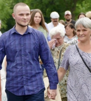 Калуш зустрів військового, який повернувся з полону