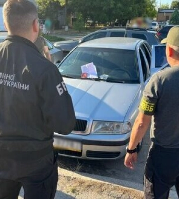 Продавали "гуманітарні" авто для ЗСУ: на Львівщині викрито схему, - ДПСУ. ФОТОрепортаж
