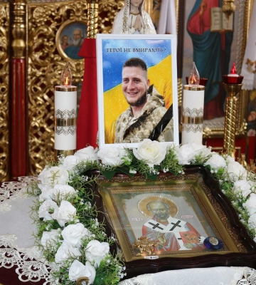 Навіки 30: на Волині в останню дорогу провели молодого військовослужбовця Віталія Прокопенка