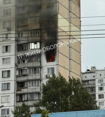 На столичній Оболоні спалахнула квартира в багатоповерхівці