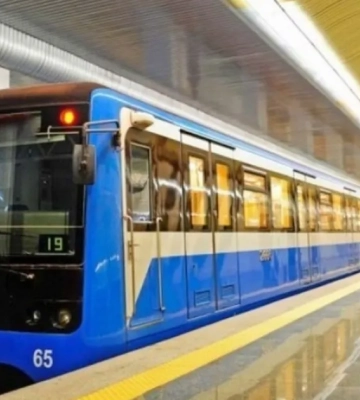 Дві станції "червоної" гілки метро зачинили на вхід: поїзди курсують до "Дарниці"