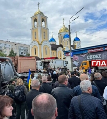 Чатував на Онуфрія і облив ворота храму Московської церкви. Яке покарання отримав фермер з Хмельниччини?