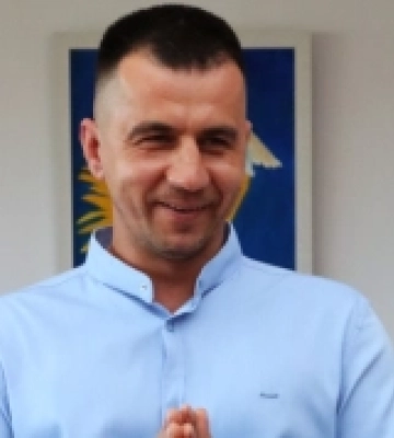 Василь Кочан з Мукачева презентував виставку «Краса врятує світ» на підтримку захисників України. ФОТО