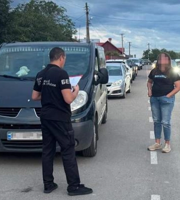 Тема &quot;гуманитарных&quot; автомобилей обернулась 24 обысками в трех областях и столице
