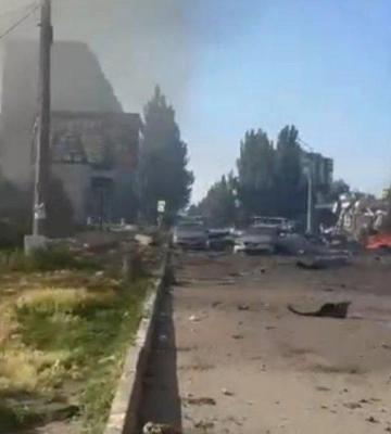 Внаслідок авіудару по Добропіллю загинуло двоє людей