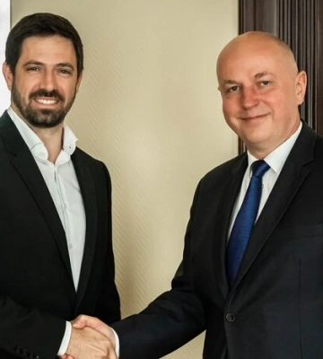Угорщина заявляє про зниження рівня дипвідносин з Польщею