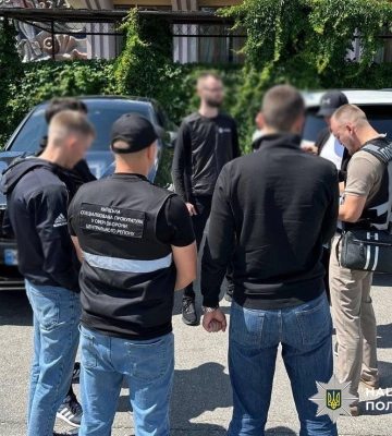 Поліція Києва затримала спритника, який за гроші обіцяв чоловіку зняття з розшуку у базі «Оберіг»