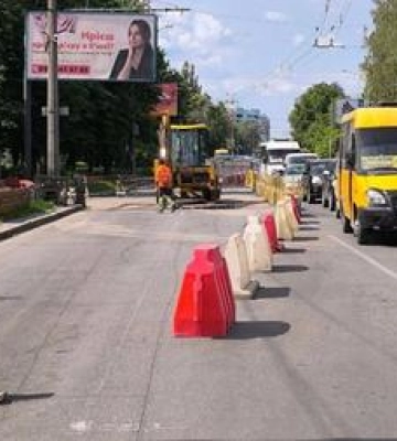 Рух вулицею Європейською відновлено: комунальники завершили ремонт колектора у Полтаві