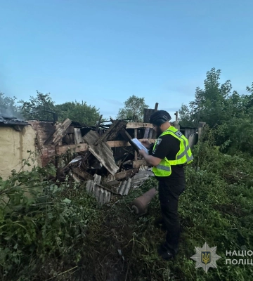 Внаслідок ворожих атак на Сумщині пошкоджено приватні будинки, гаражне приміщення, вантажівку