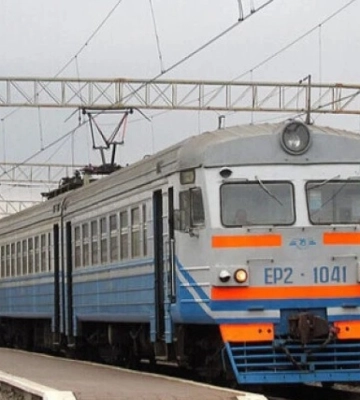 Відсьогодні на Дніпропетровщині популярні електрички змінюють маршрути або скасовуються