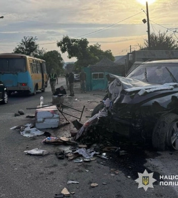 На Закарпатті внаслідок ДТП на КРП загинув військовослужбовець ДПСУ – затримано водійку з ознаками спʼяніння 