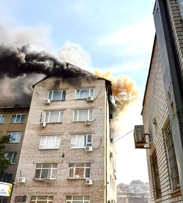 Російські війська атакували Запоріжжя шахедами, є руйнування та поранені
