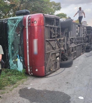 Под Днепром пассажирский автобус попал в ДТП, погиб человек