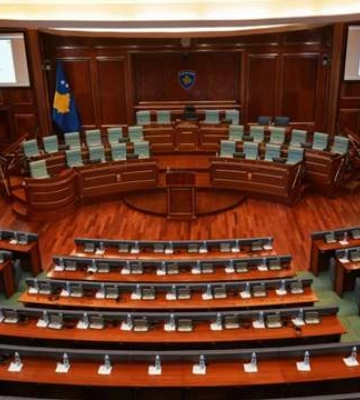 Парламент Косова за 42 спроби не зміг призначити спікера і його заступників