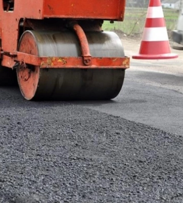 На Буковинській у Рівному заасфальтують тротуар та відновлять сходовий марш