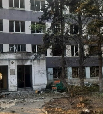 В Днепре российские дроны атаковали логистический центр: 12 прилетов, есть погибший