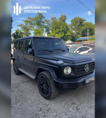 У чиновника конфисковали элитный внедорожник Mercedes-Benz, суд признал законность решения