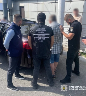 На Харківщині викрили канал незаконного переправлення чоловіків за кордон за 9 тисяч доларів з особи