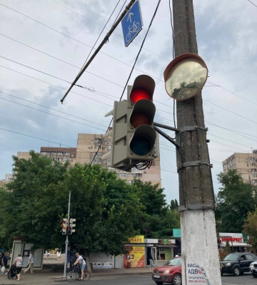 В Одесі відновили роботу світлофора на Люстдорфській дорозі