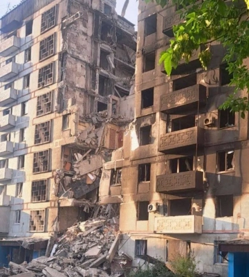 Ворог атакував Запорізький район щонайменше 9 «Шахедами», є руйнування та пожежі, поранена людина