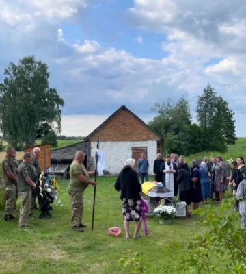 Загинув під час мінометного обстрілу: на Волині попрощались з Героєм Олександром Мельничуком