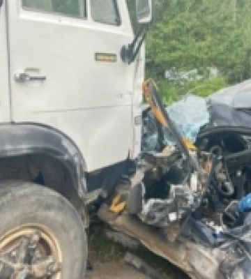 У Кодимі Камаз розтрощив Мазду: водій легковика помер у лікарні