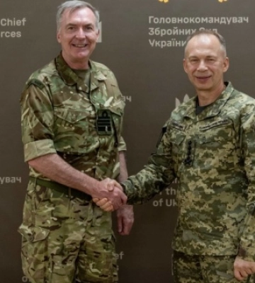 Сирський та Радакін провели зустріч і Києві: обговорили ситуацію на фронті