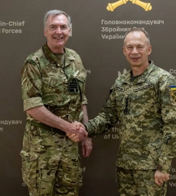 Сирський зустрівся з начальником Штабу оборони Британії