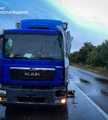 На Миколаївщині зіткнулись дві вантажівки: є травмований
