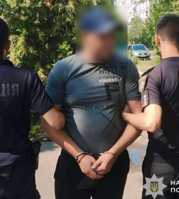 У Дніпрі на вулиці затримали 18-річного наркозбувача
