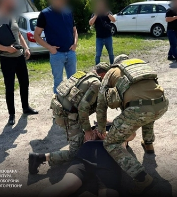 На Волині правоохоронця підозрюють в продажі фейкових медичних довідок
