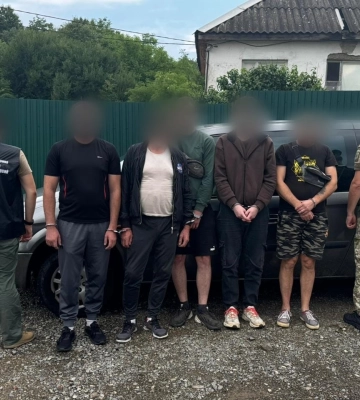 На Закарпатті 62-річний чоловік разом з сином організував втечу ухилянтів до Румунії