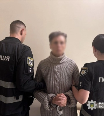 На Ніжинщині затримали жінку, підозрювану у вбивстві своєї матері На Ніжинщині затримали жінку, підозрювану у вбивстві своєї матері