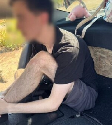 Ховався в автівці за $8 000: на Одещині затримано "туриста" до Молдови, - ДПСУ. ФОТОрепортаж