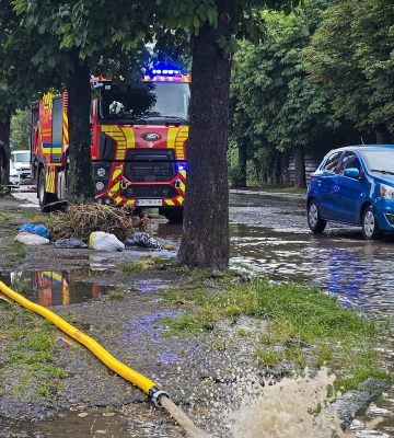 Синоптики попереджають про грозу на Волині