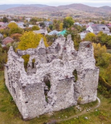 На Закарпатті розпочали реставрацію Середнянського замку