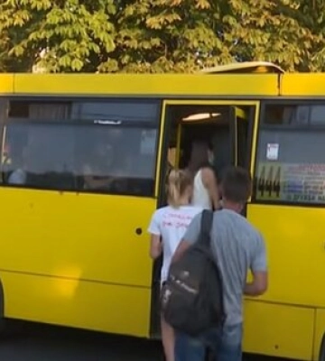 80 грн за маршрутку №716 Вишневе–Київ: пасажири показали, у якому стані салон