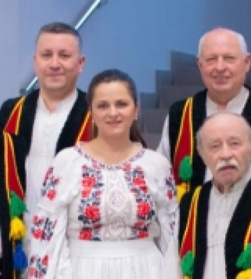 Музика крізь покоління: як Олексій Тулюк із Закарпаття створив сімейний ансамбль і надихає Україну. ФОТО