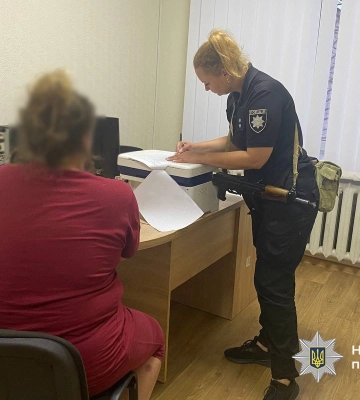 На Звенигородщині жінка встромила у груди свого чоловіка шампур: він помер, її підозрюють