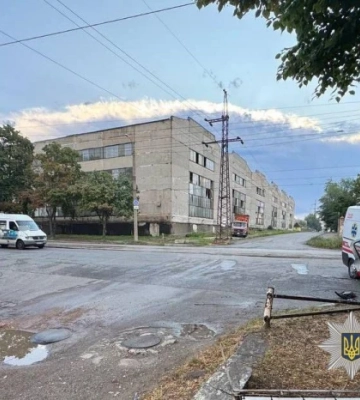 У Дніпрі швидка розбилася об стовп: загинув медик, ще двоє поранені