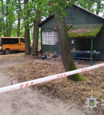 Вдарила шампуром у груди: на Черкащині затримали жінку, яку підозрюють у вбивстві чоловіка