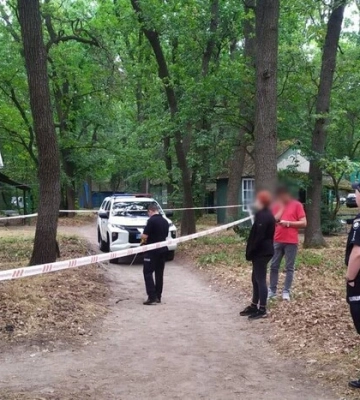 Вдарила чоловіка шампурем: поліція на Черкащині розслідує вбивство під час відпочинку