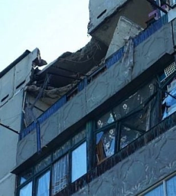 В Павлограде показали последствия массированной атаки РФ: повреждены дома и учебное заведение — фото